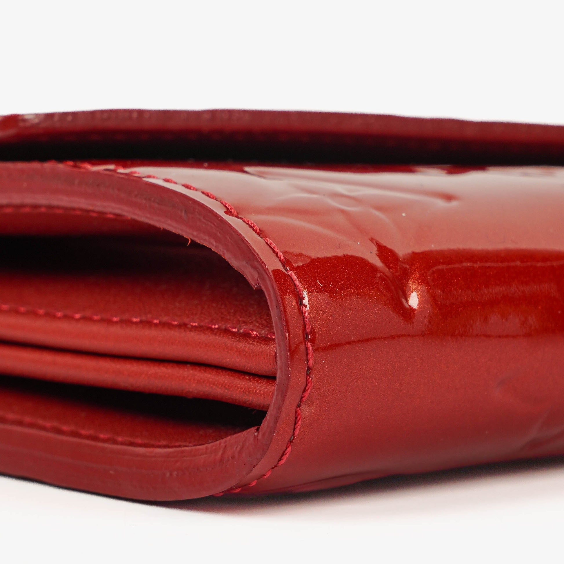 Louis Vuitton Sarah Geldbörse in Rouge Rot aus Monogram Vernis