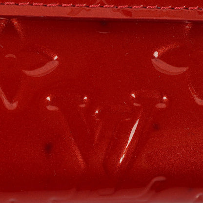 Louis Vuitton Sarah Geldbörse in Rouge Rot aus Monogram Vernis