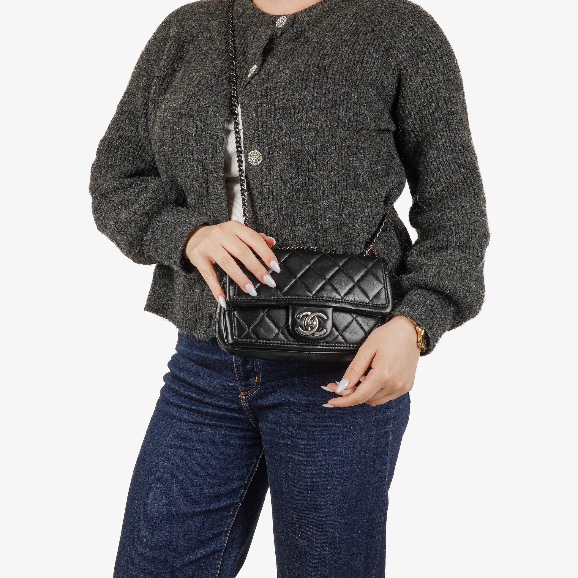 CHANEL Single Flap Bag aus schwarzem gestepptem Leder