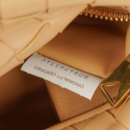 Bottega Veneta Mini Jodie Tasche aus beigem Leder