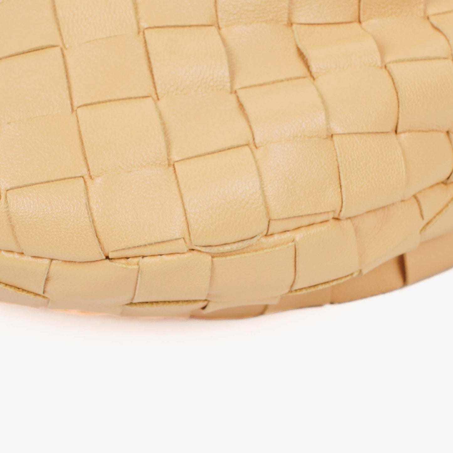 Bottega Veneta Mini Jodie Tasche aus beigem Leder
