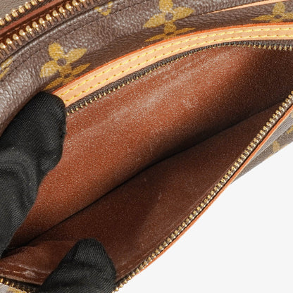 Louis Vuitton Saint Germain Crossbody-Tasche aus Monogram Canvas