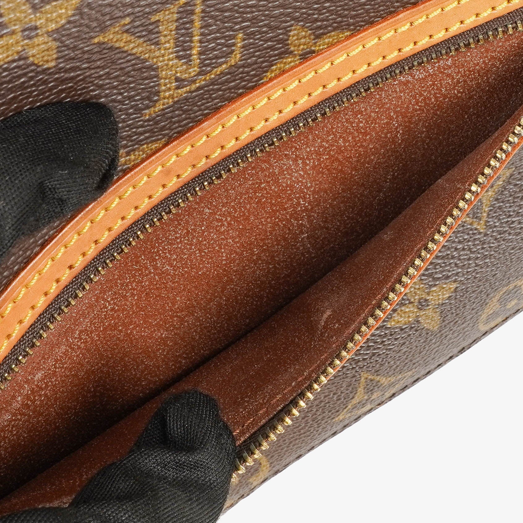 Louis Vuitton Saint Germain Crossbody-Tasche aus Monogram Canvas