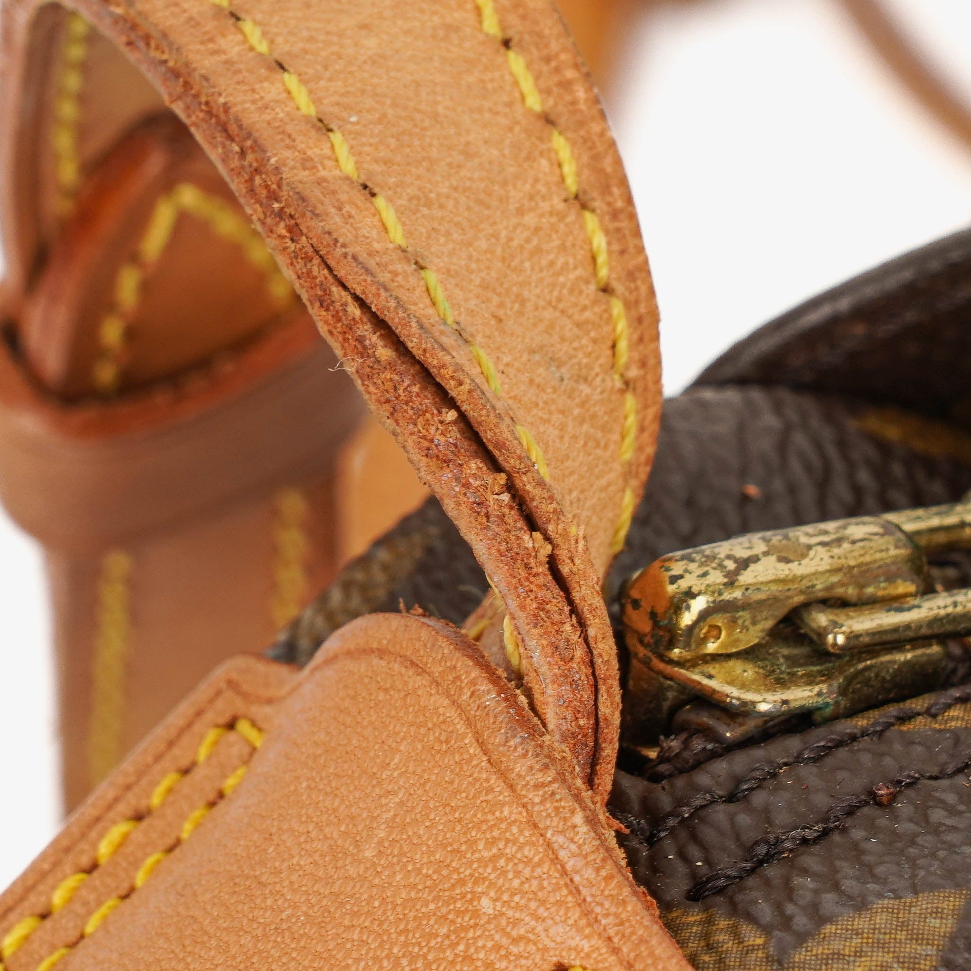 Louis Vuitton Saint Germain Crossbody-Tasche aus Monogram Canvas