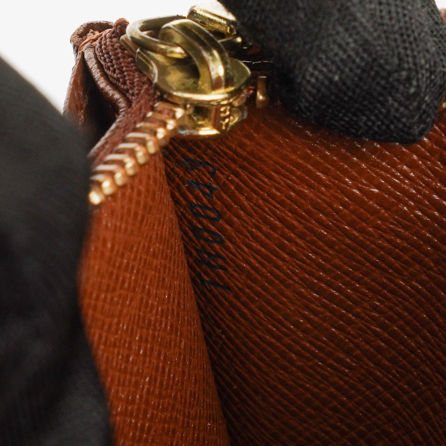 Louis Vuitton Sarah Geldbörse aus Monogram Canvas