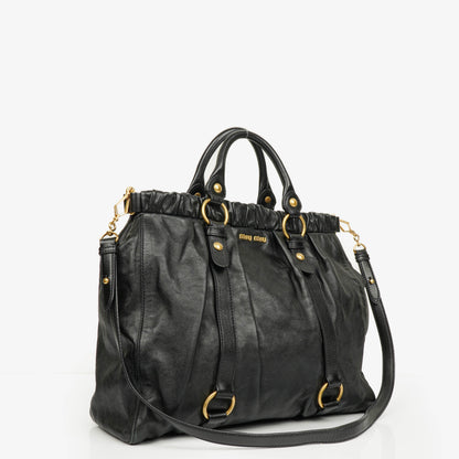 Miu Miu Vitello Satchel Tasche in Schwarz