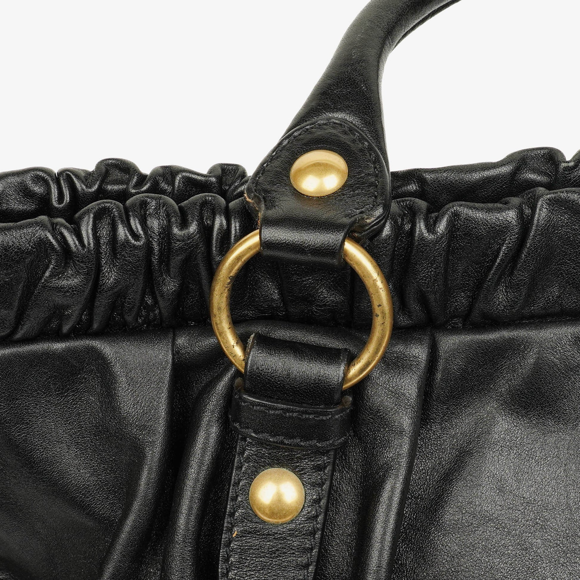 Miu Miu Vitello Satchel Tasche in Schwarz