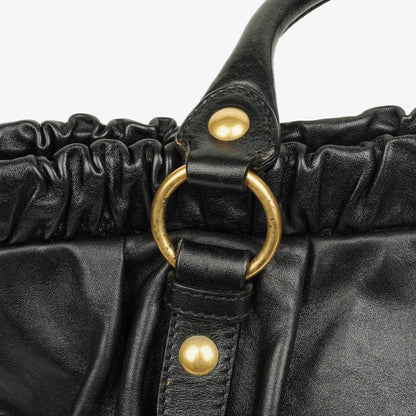 Miu Miu Vitello Satchel Tasche in Schwarz