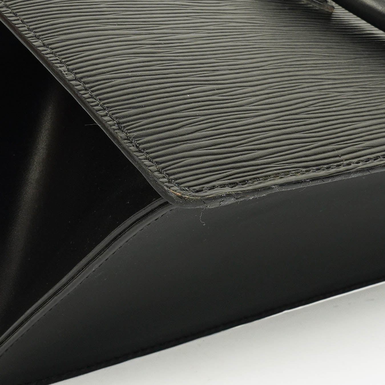 Louis Vuitton Sac Triangle Tasche aus schwarzem Epi-Leder
