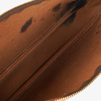Louis Vuitton Pochette Accessoires Clutch aus Monogram Canvas