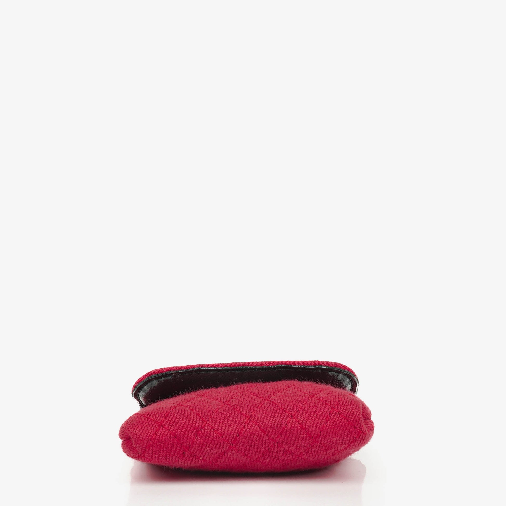 CHANEL Micro Flap Bag aus rotem gestepptem Jersey
