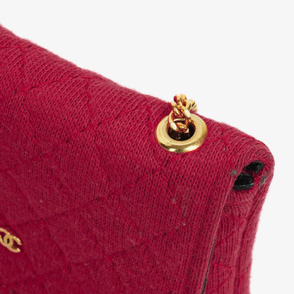 CHANEL Micro Flap Bag aus rotem gestepptem Jersey