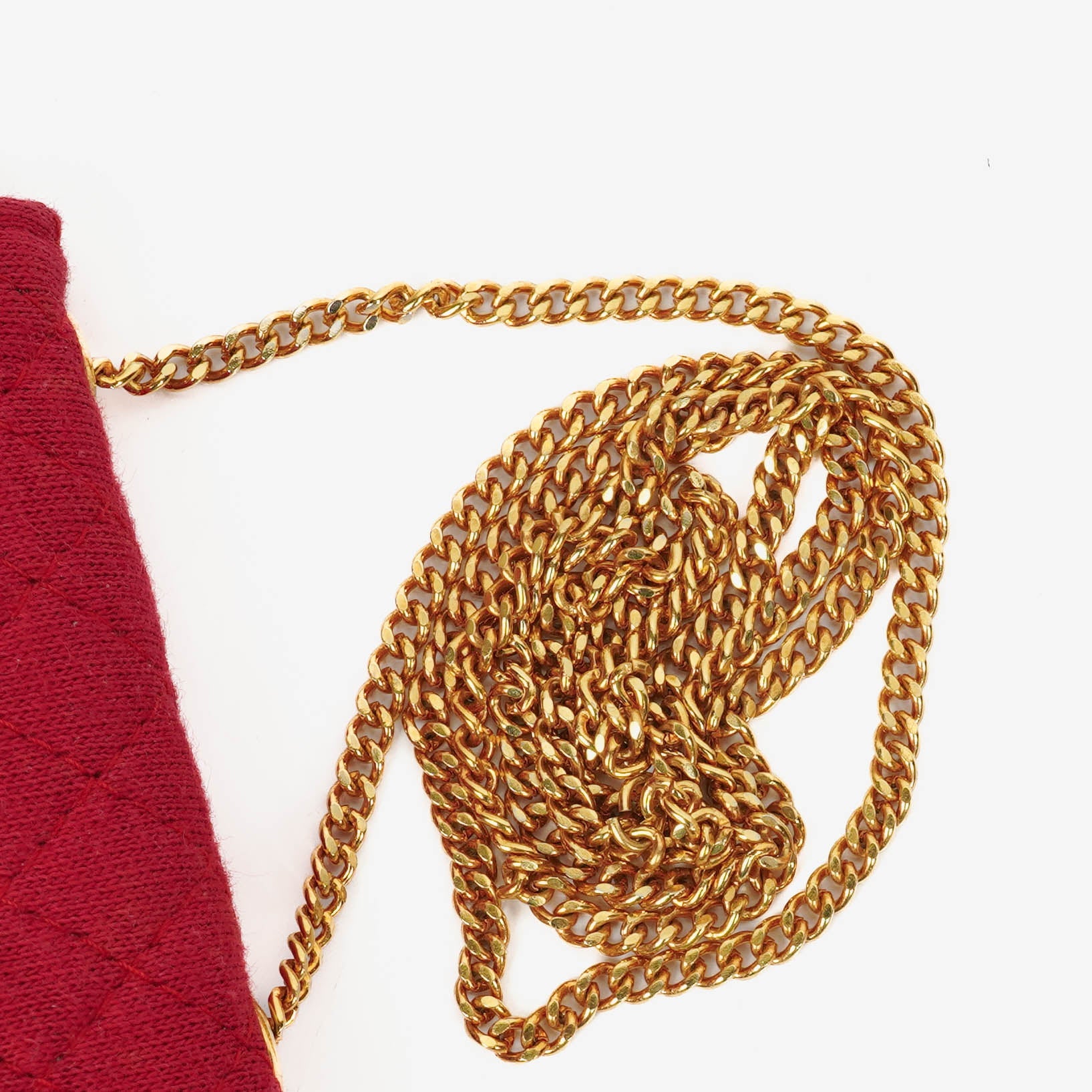 CHANEL Micro Flap Bag aus rotem gestepptem Jersey