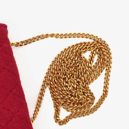 CHANEL Micro Flap Bag aus rotem gestepptem Jersey