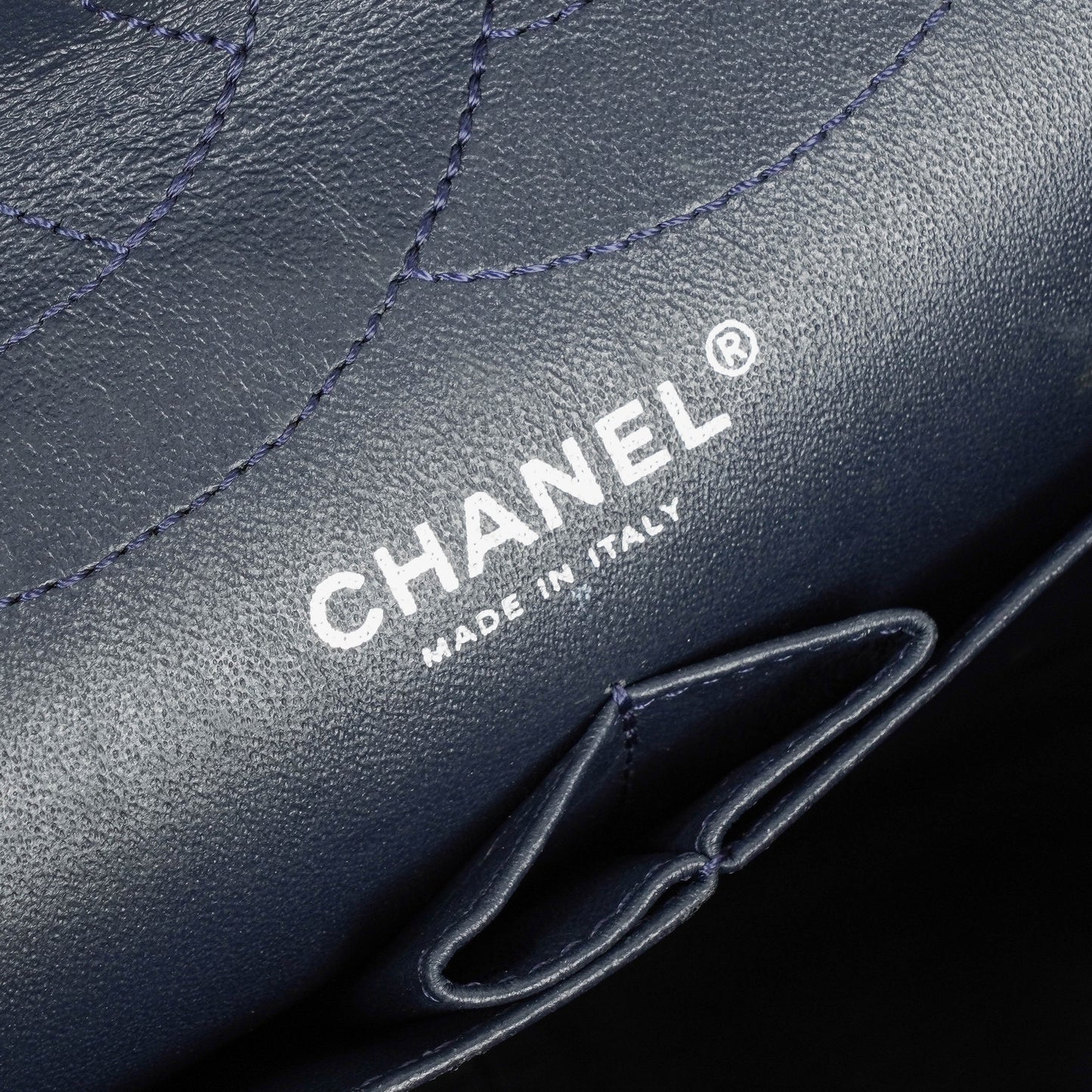 CHANEL 2.55 Reissue Double Flap aus Lackleder mit Ruthenium-Hardware