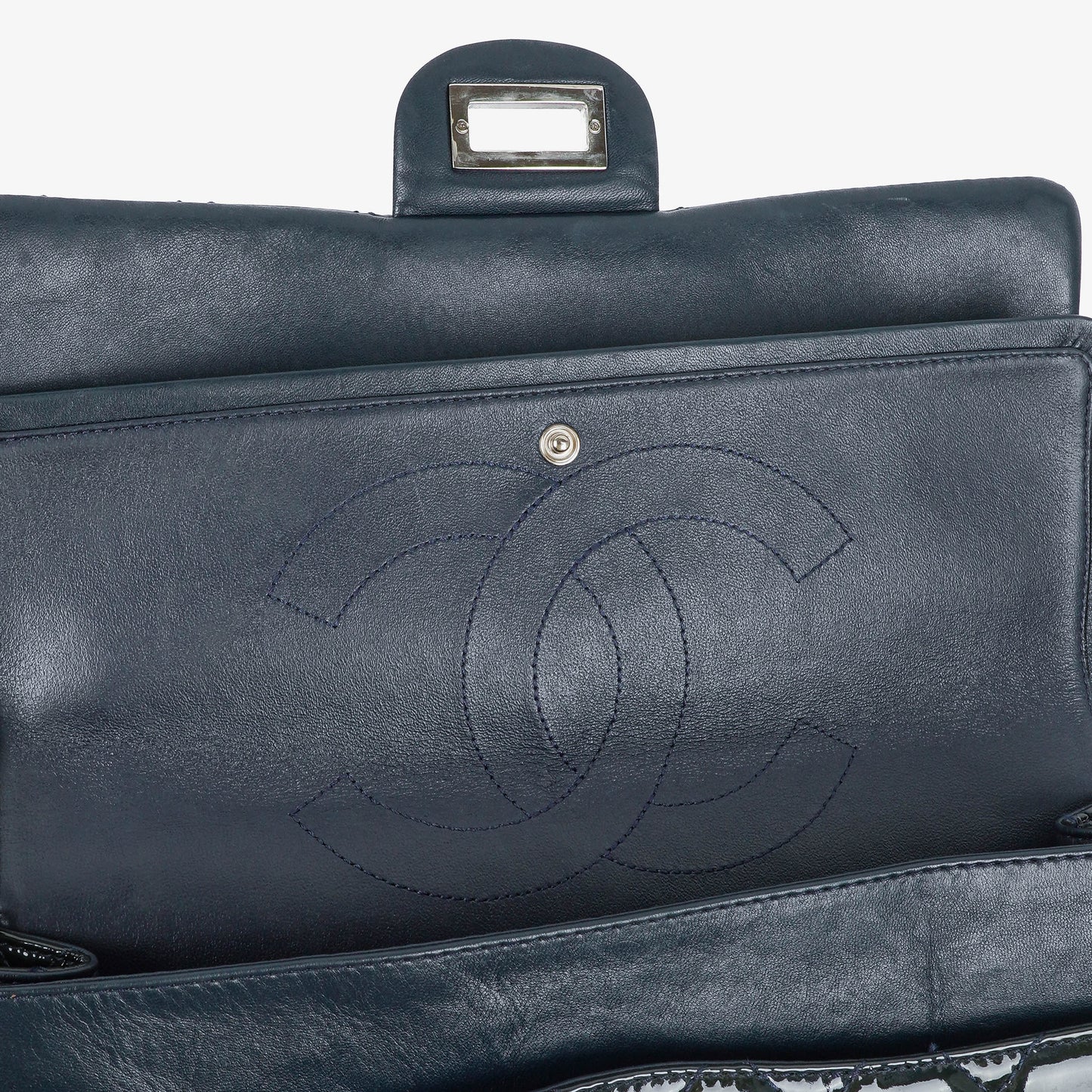 CHANEL 2.55 Reissue Double Flap aus Lackleder mit Ruthenium-Hardware