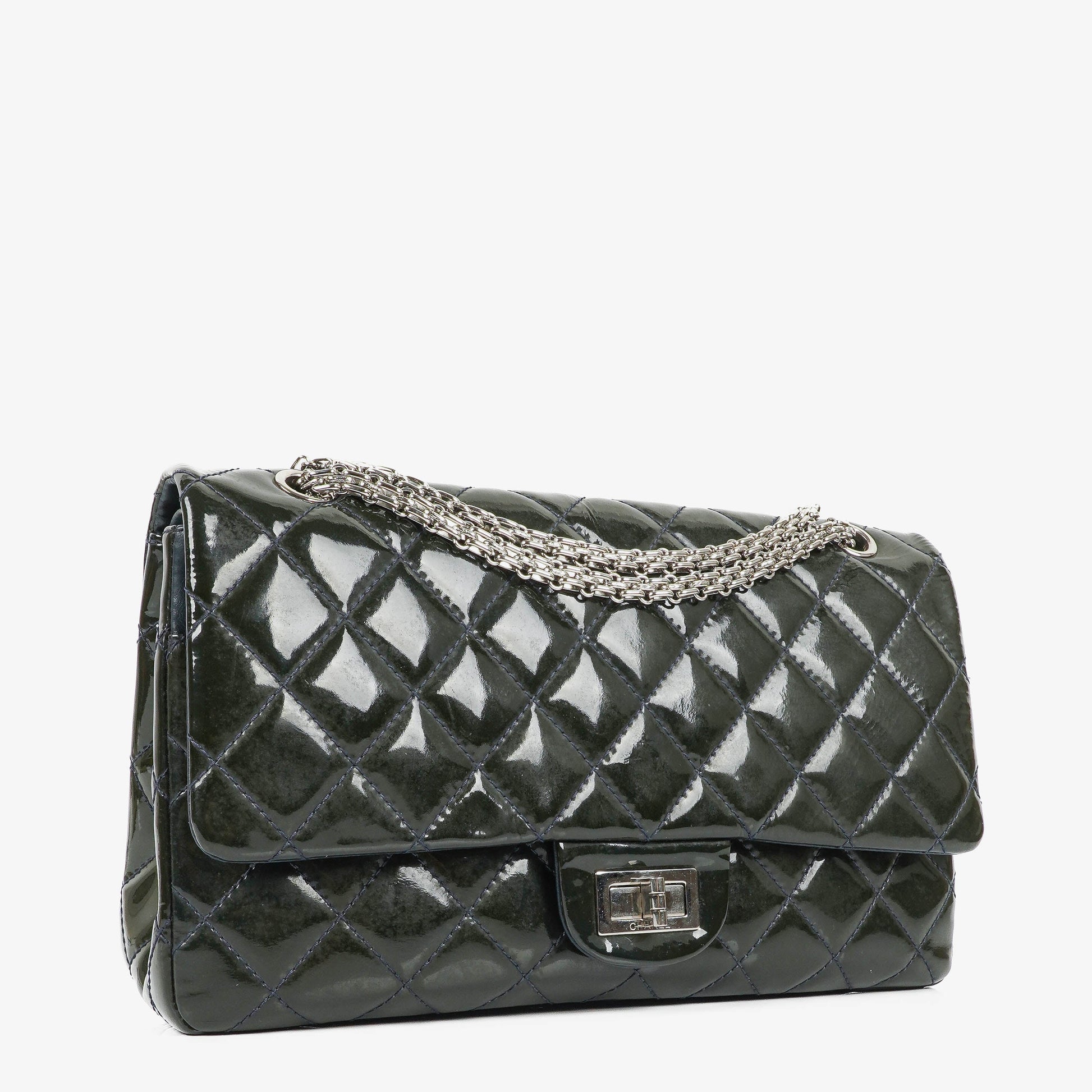 CHANEL 2.55 Reissue Double Flap aus Lackleder mit Ruthenium-Hardware