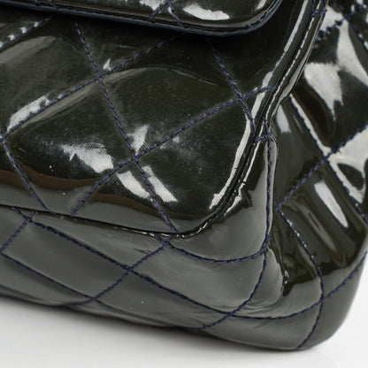 CHANEL 2.55 Reissue Double Flap aus Lackleder mit Ruthenium-Hardware