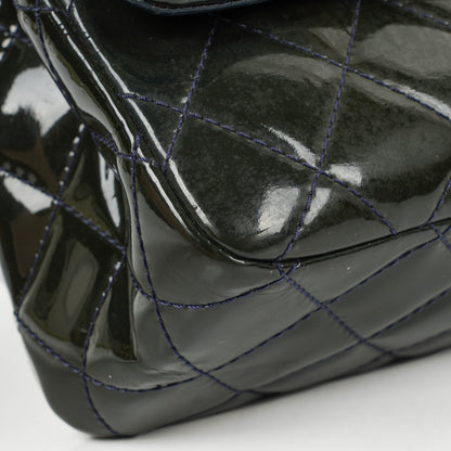 CHANEL 2.55 Reissue Double Flap aus Lackleder mit Ruthenium-Hardware