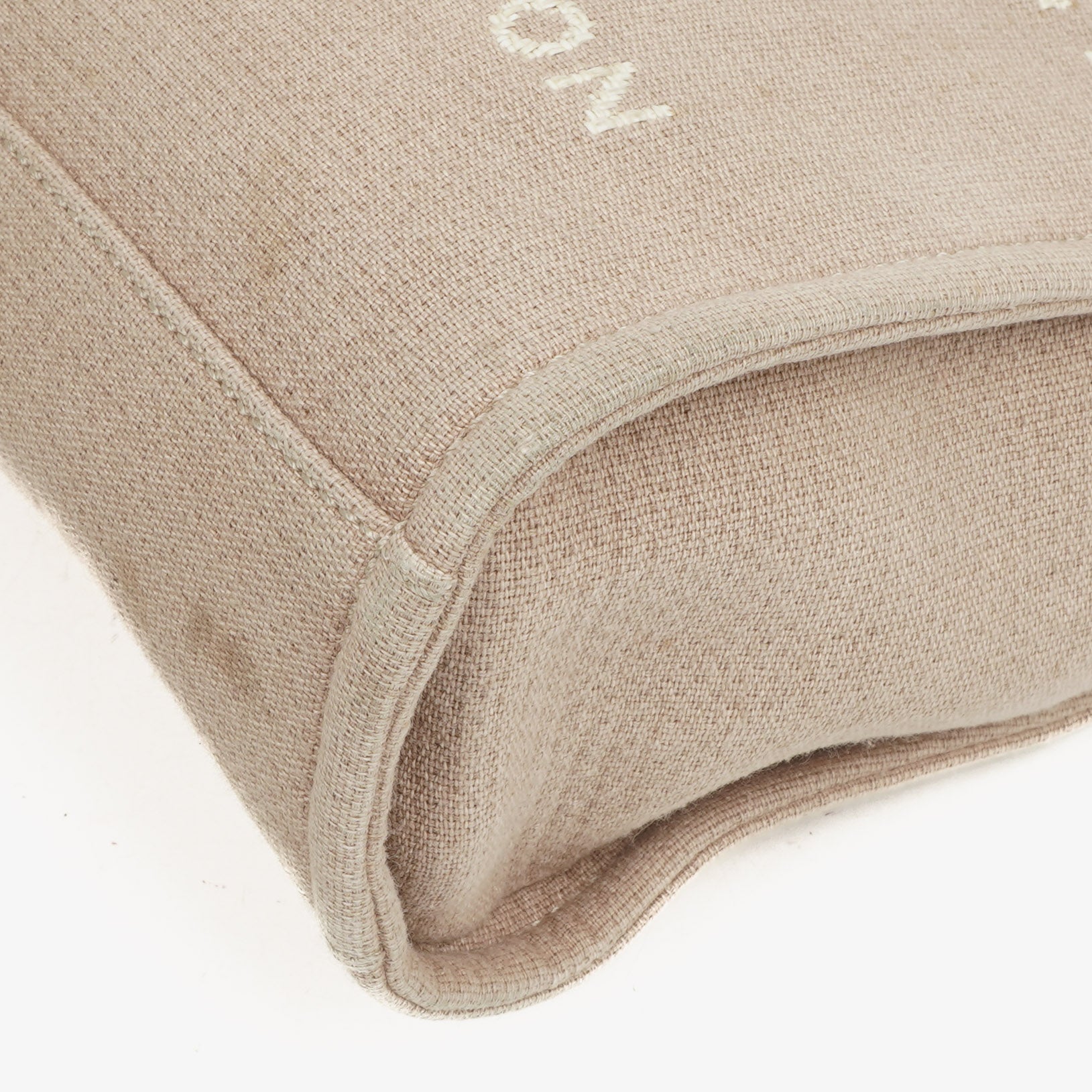 Chanel North/South Deauville Shopping Tote aus beigem Canvas