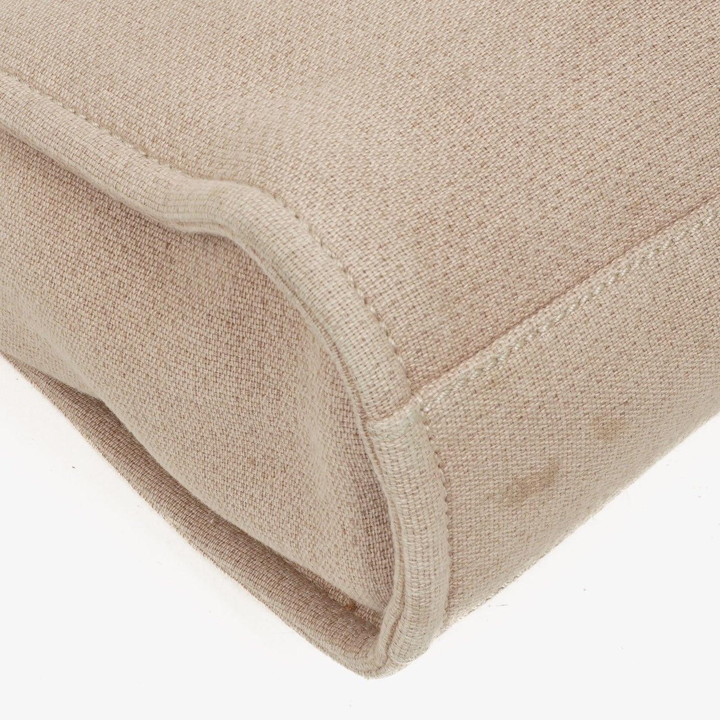 Chanel North/South Deauville Shopping Tote aus beigem Canvas