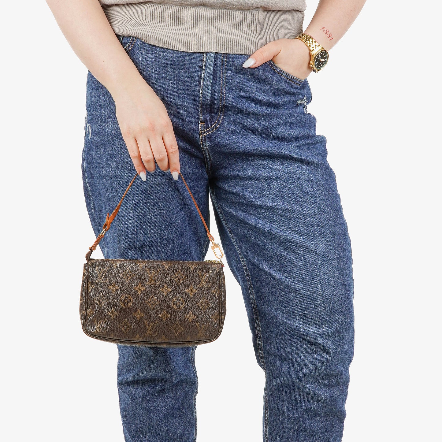 Louis Vuitton Pochette Accessoires Clutch aus Monogram Canvas