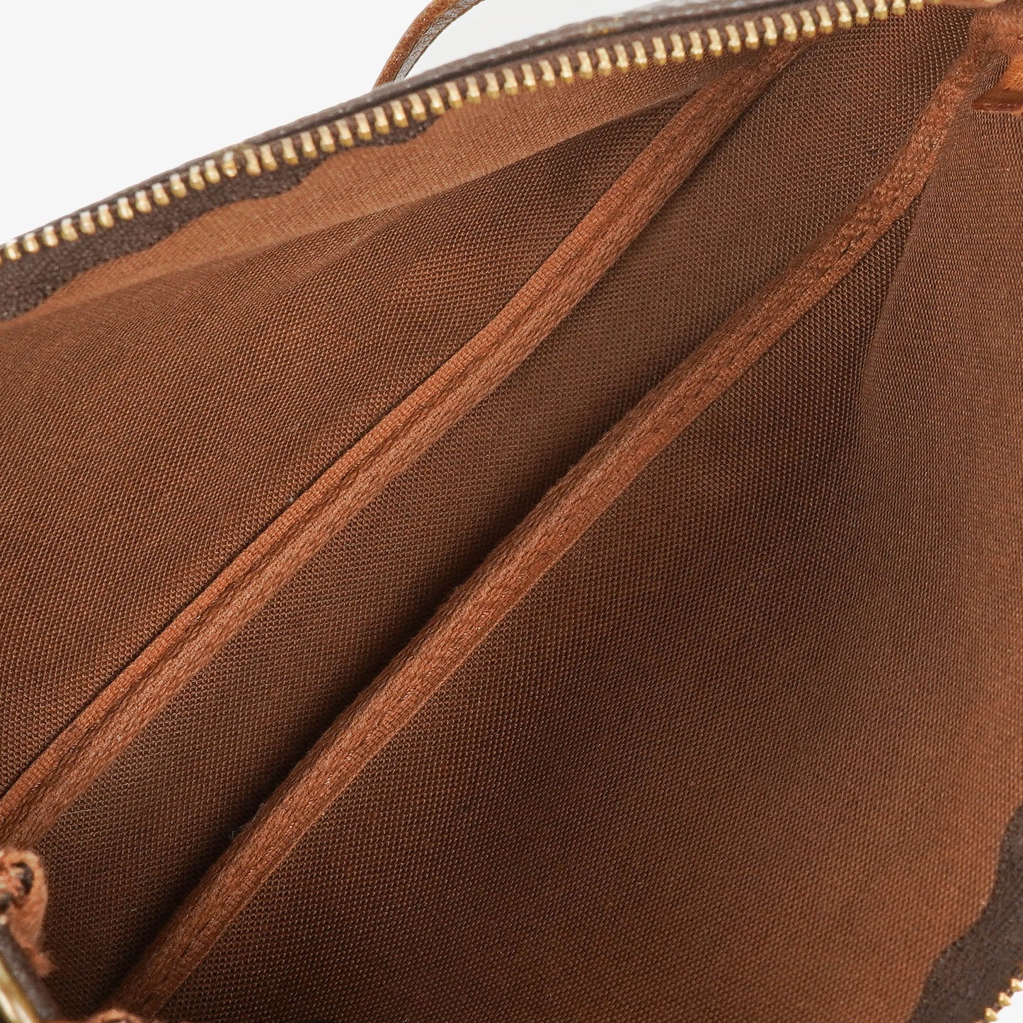 Louis Vuitton Pochette Accessoires Clutch aus Monogram Canvas