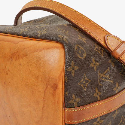Louis Vuitton Petit Noe Schultertasche aus Monogram Canvas