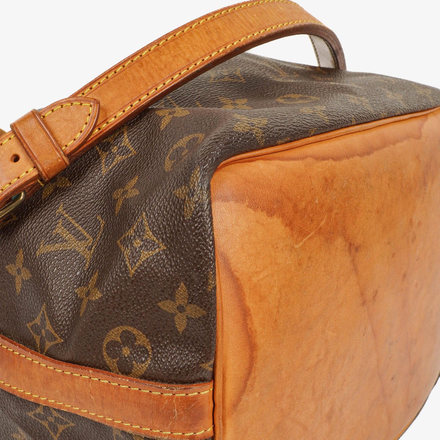 Louis Vuitton Petit Noe Schultertasche aus Monogram Canvas