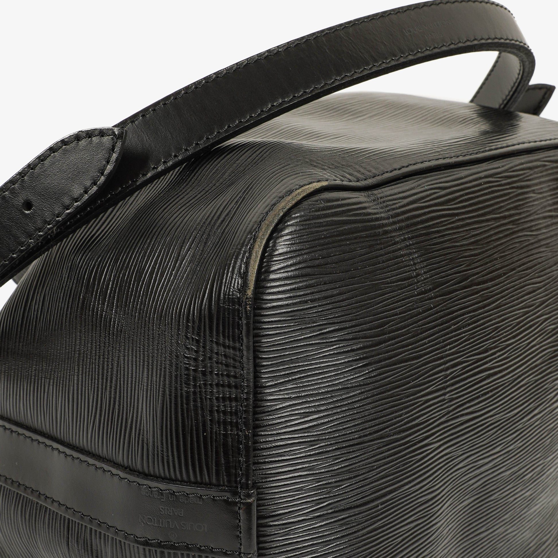 Louis Vuitton Petit Noe Schultertasche aus schwarzem Epi Leder