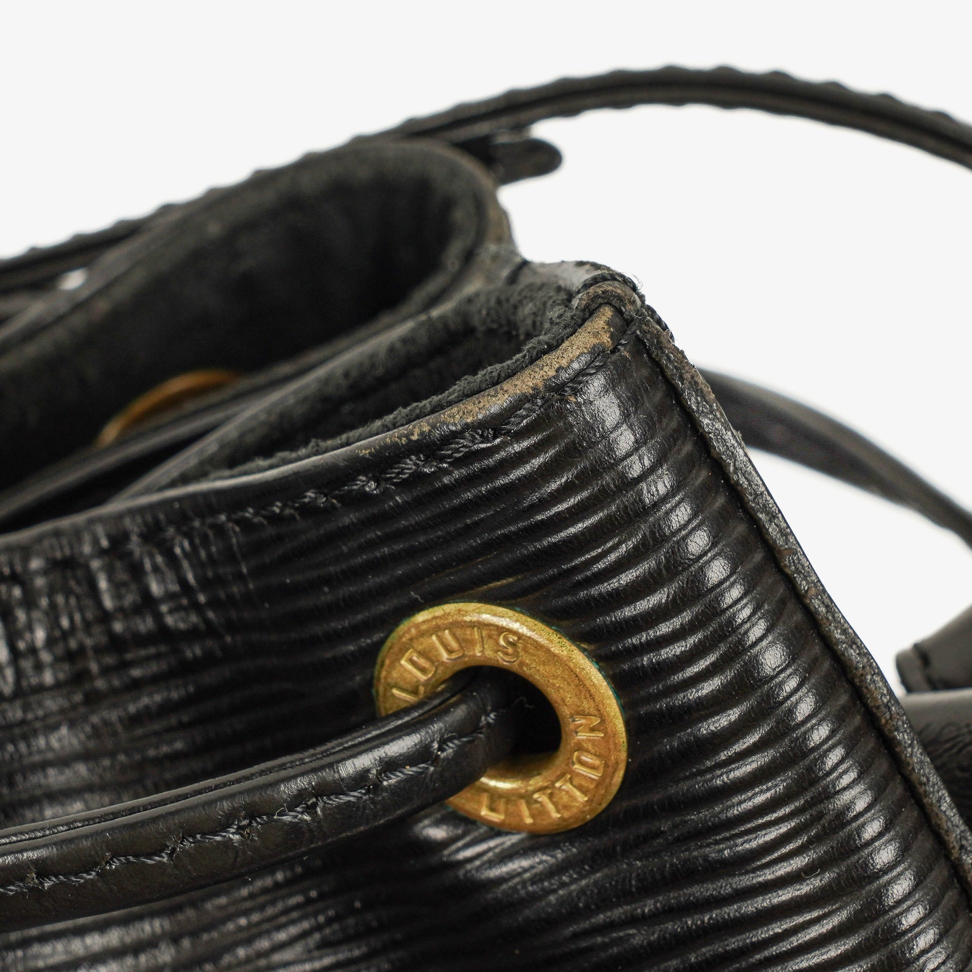 Louis Vuitton Petit Noe Schultertasche aus schwarzem Epi Leder