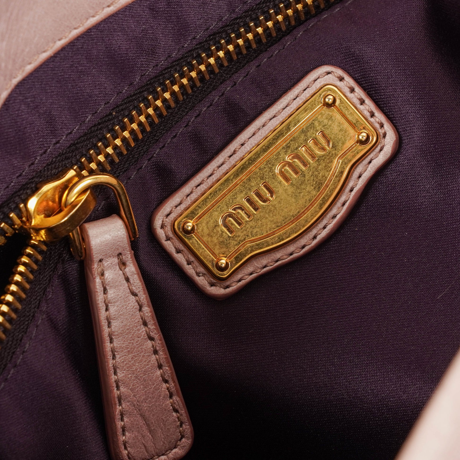 Miu Miu Matelasse Tote Bag aus Leder