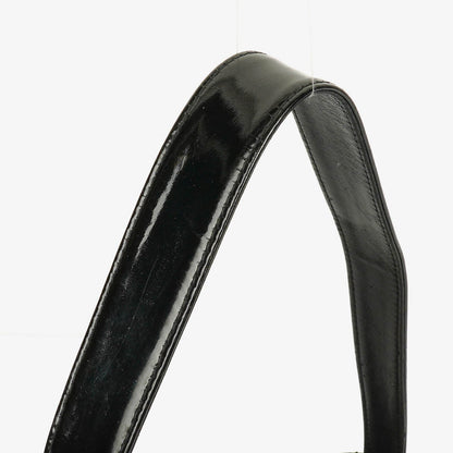 Chanel Top-Handle-Klappentasche aus schwarzem gestepptem Lackleder mit 24K vergoldeter Hardware