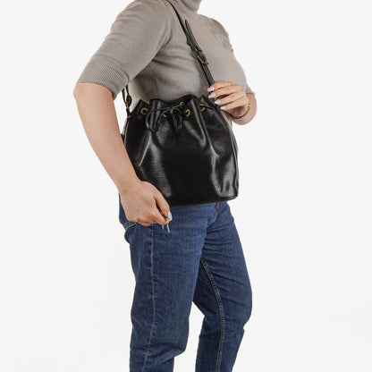 Louis Vuitton Petit Noe Schultertasche aus schwarzem Epi Leder
