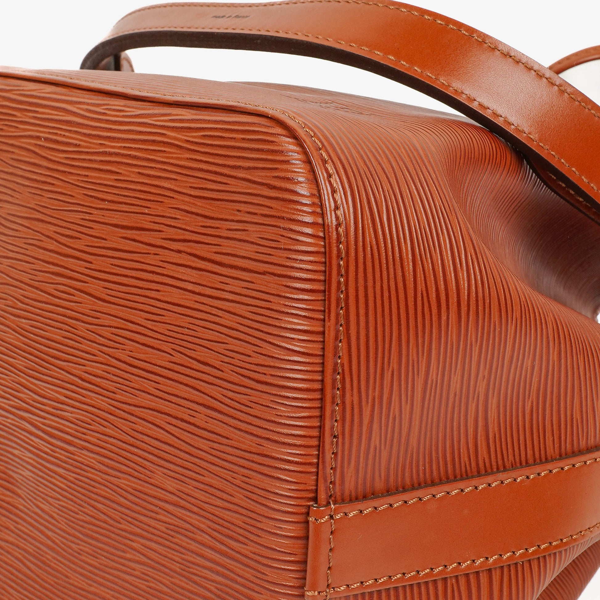 Louis Vuitton Petit Noe Schultertasche aus braunem Epi Leder