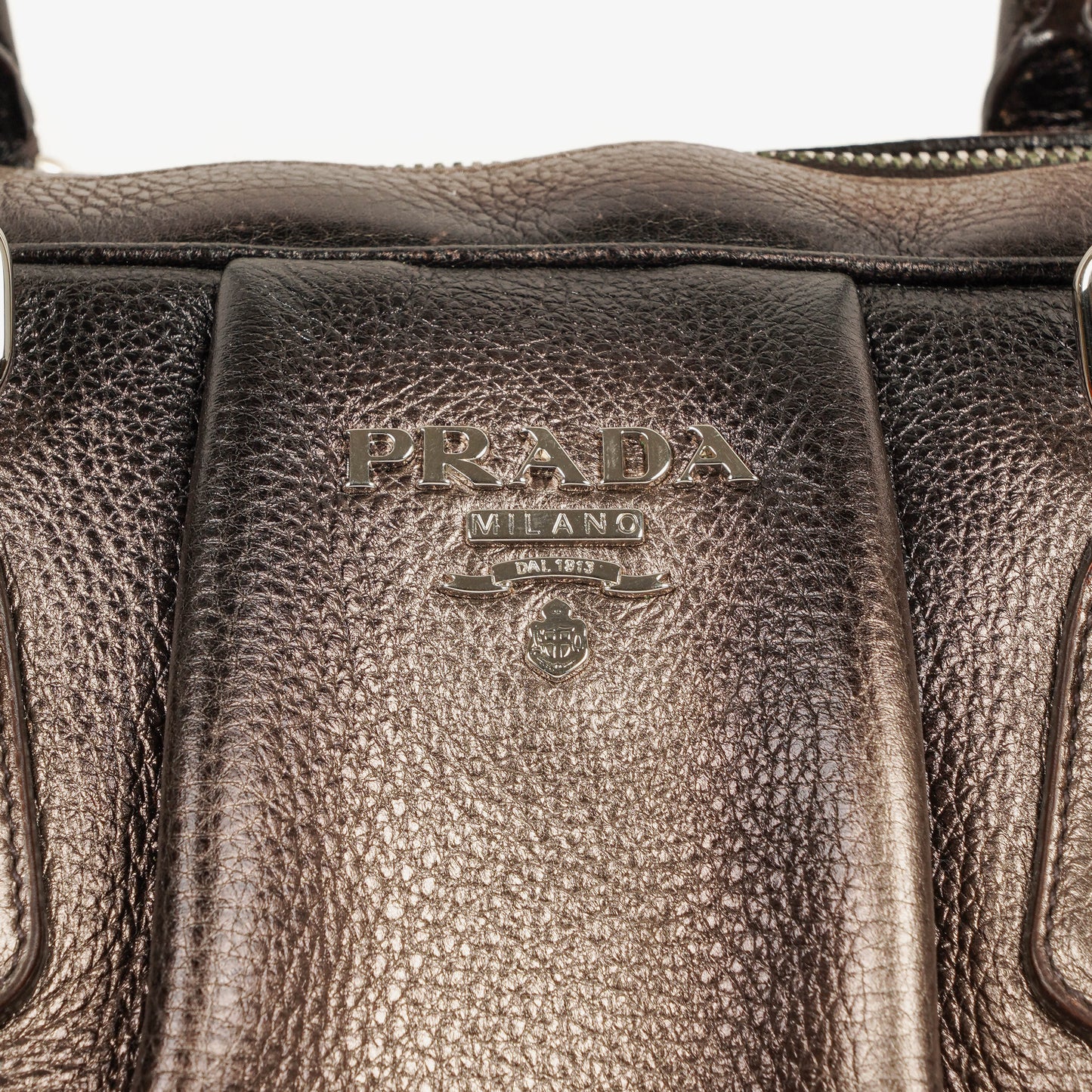 Prada Vitello Daino Antik Piombo Handtasche