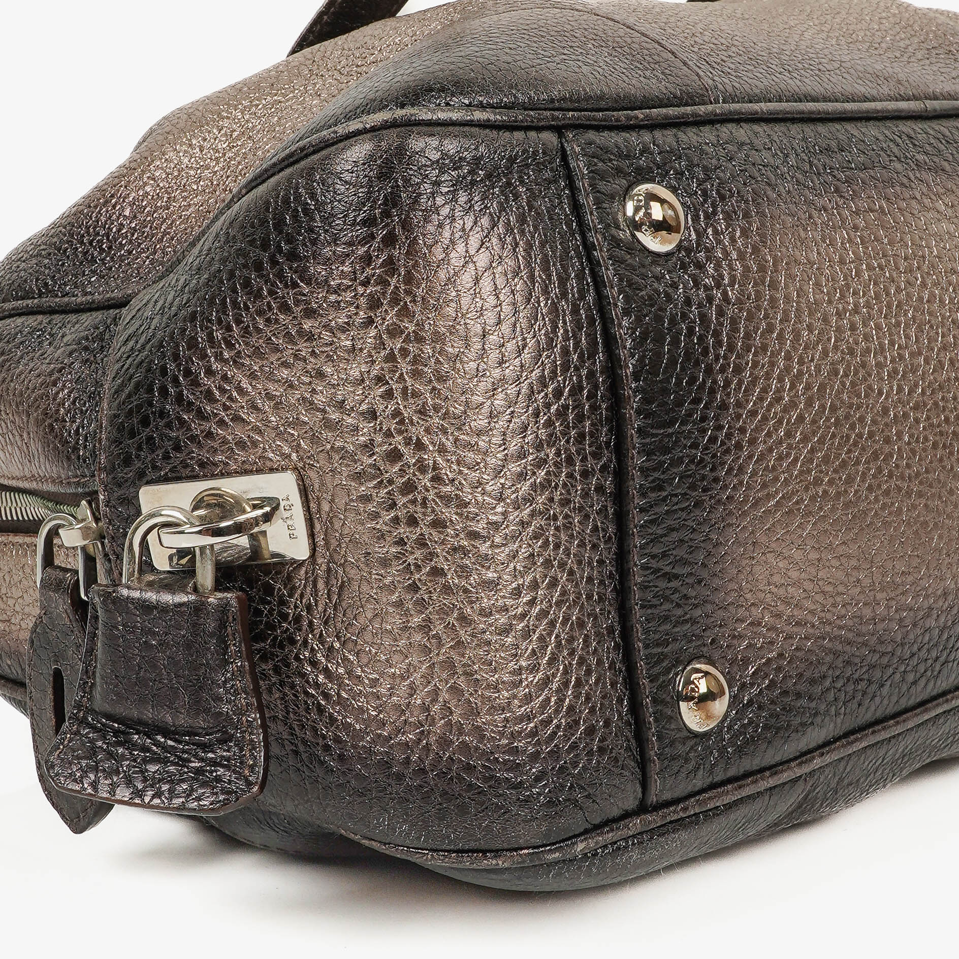 Prada Vitello Daino Antik Piombo Handtasche