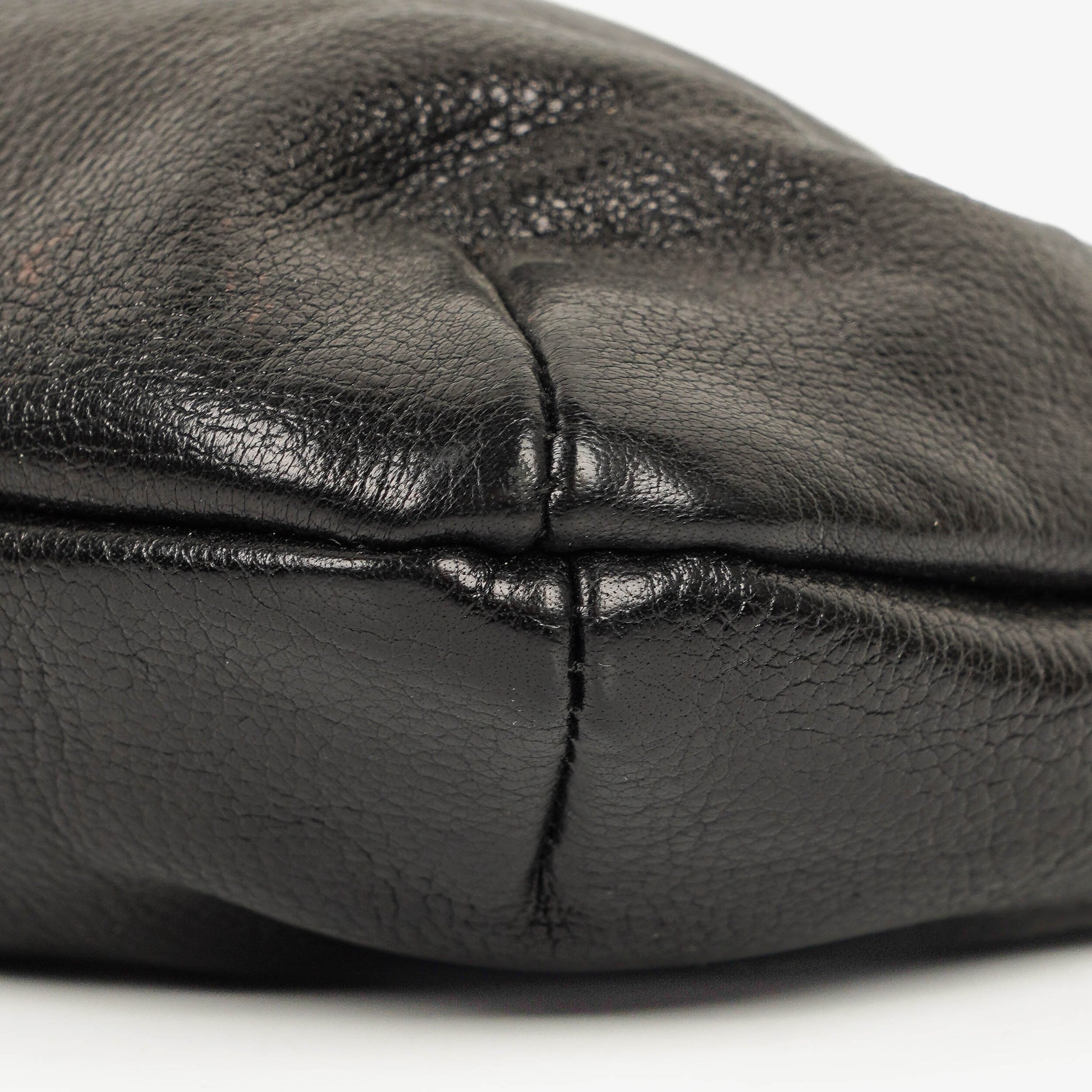 Miu Miu Shine schwarze Handtasche
