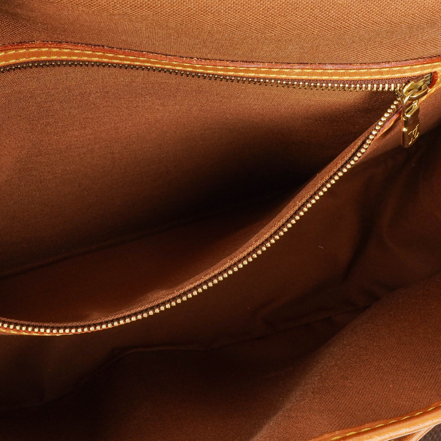Louis Vuitton Sac Gibeciere GM Schultertasche aus Monogram Canvas