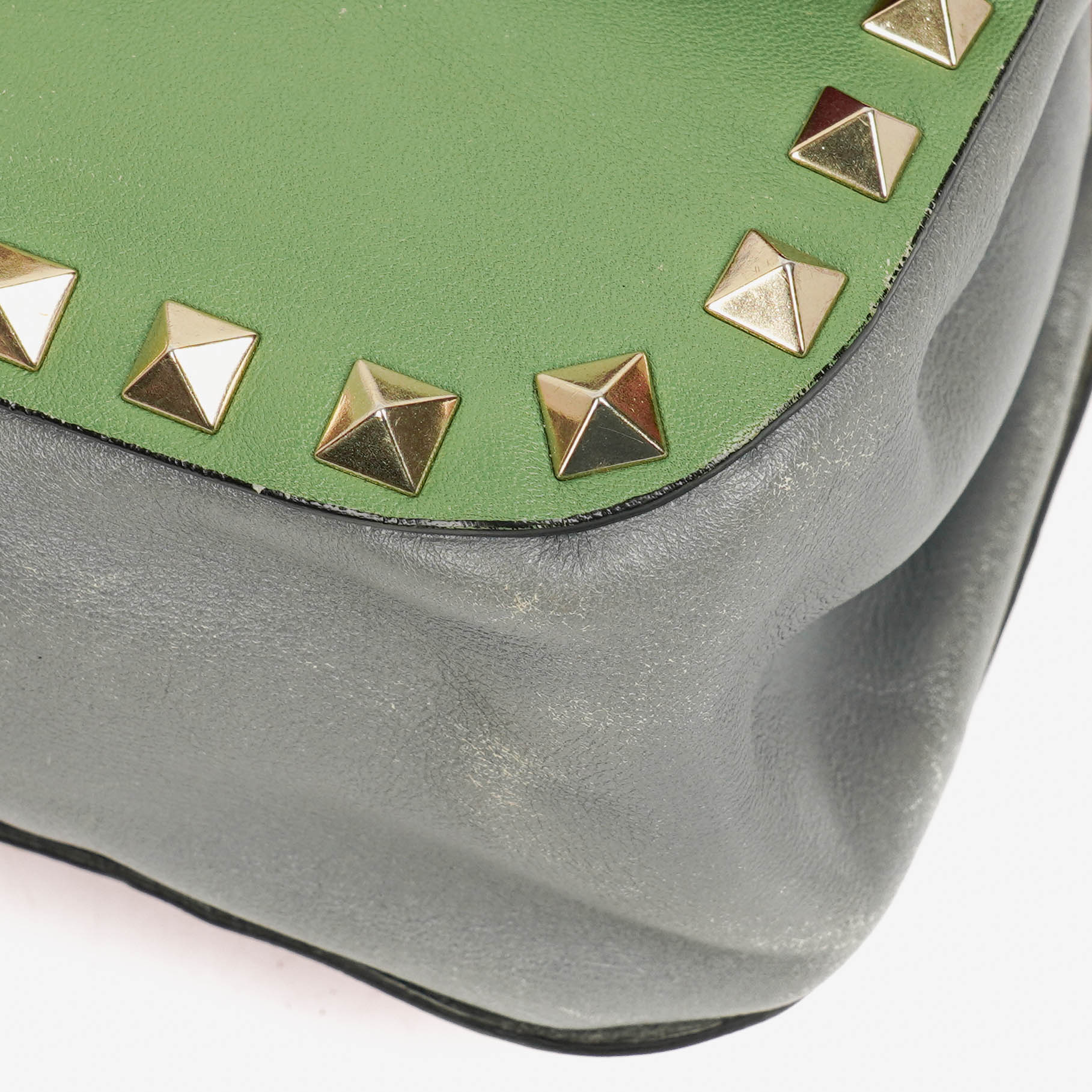 Valentino Garavani Rockstud Flip-Lock Klappentasche aus dreifarbigem Leder