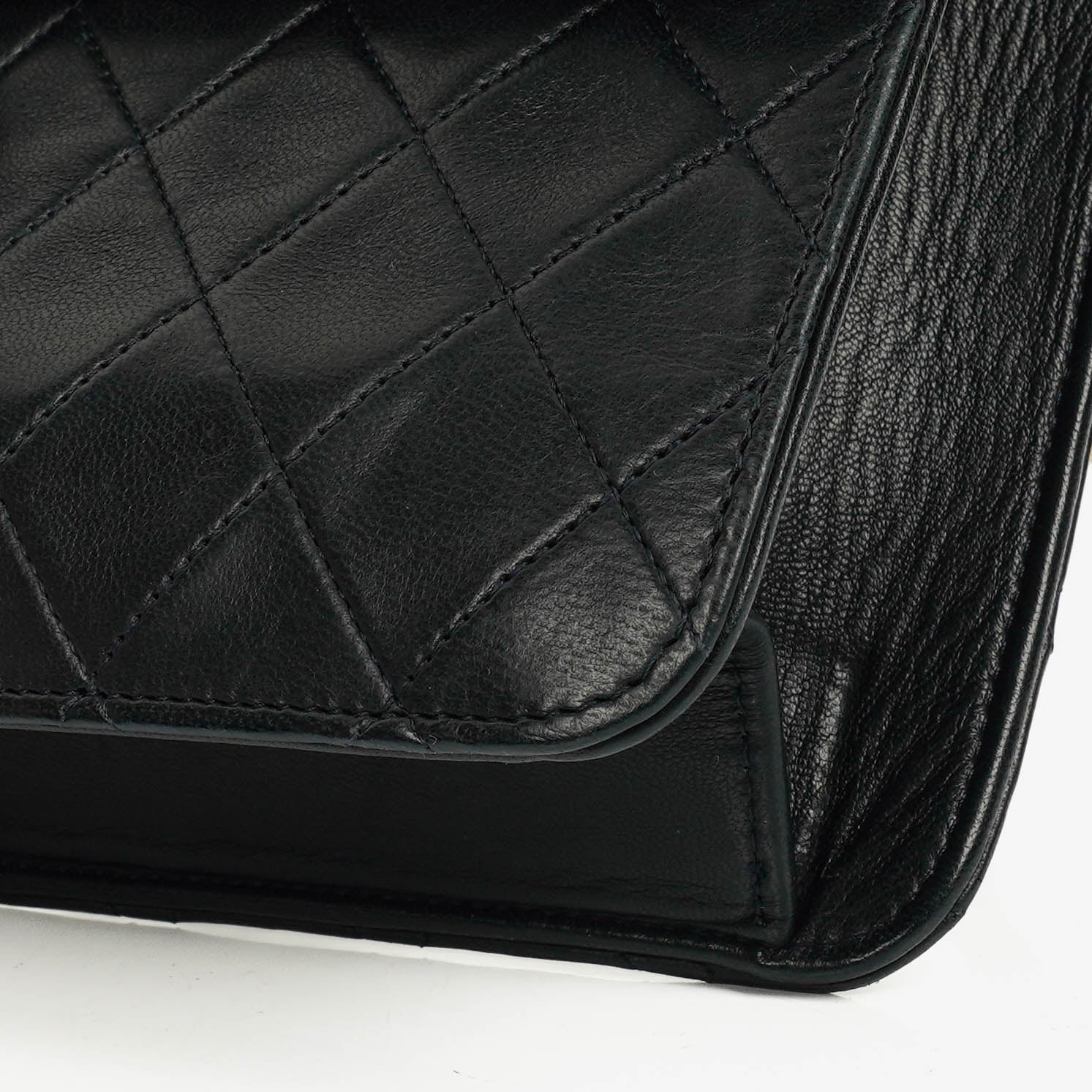Chanel Classic Single Flap Tasche aus dunkelnavy gestepptem Lammleder mit 24K vergoldeter Hardware