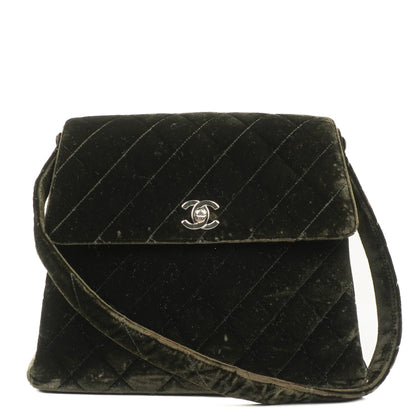 Chanel Flap Schultertasche aus olivgrünem gestepptem Samt