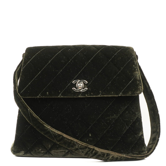 Chanel Flap Schultertasche aus olivgrünem gestepptem Samt