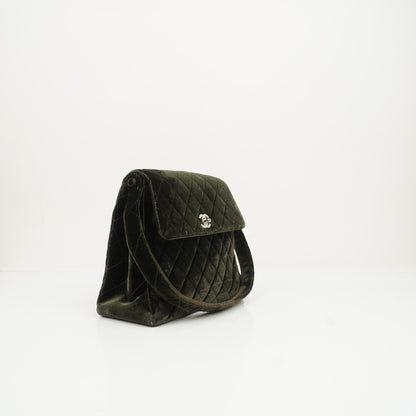 Chanel Flap Schultertasche aus olivgrünem gestepptem Samt
