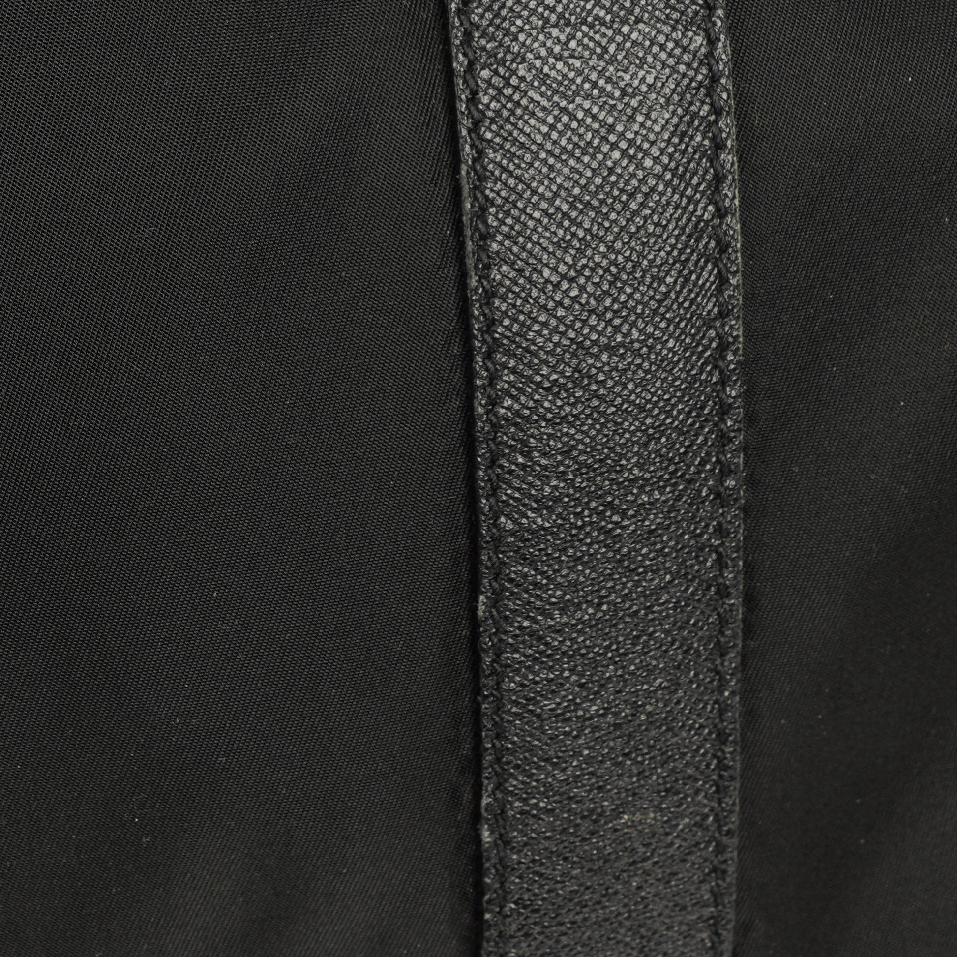 Prada Viaggio Reisetasche aus schwarzem Nylon und Nero Leder