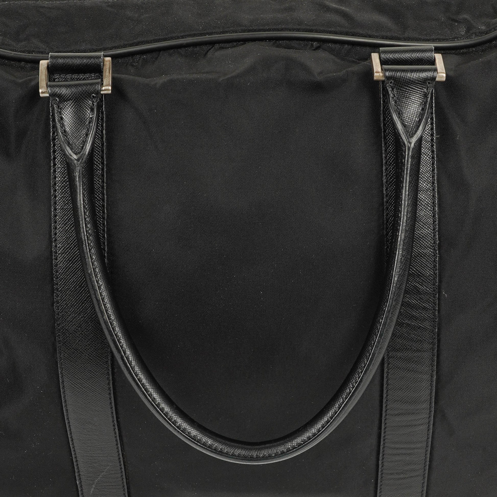Prada Viaggio Reisetasche aus schwarzem Nylon und Nero Leder