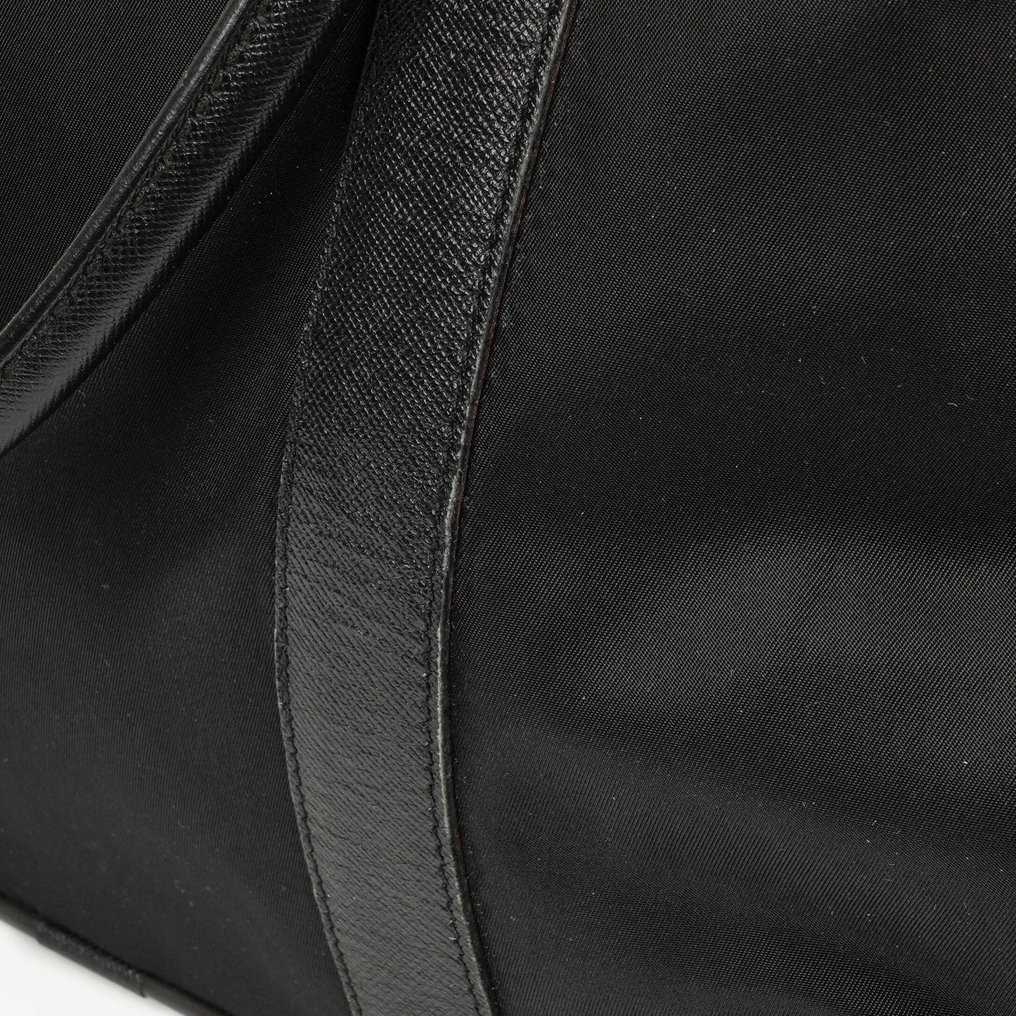 Prada Viaggio Reisetasche aus schwarzem Nylon und Nero Leder