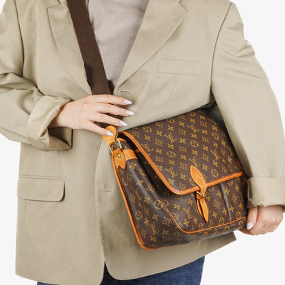 Louis Vuitton Sac Gibeciere GM Schultertasche aus Monogram Canvas