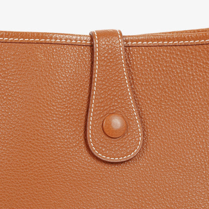 Hermès Evelyne I 32 Gold Taurillon Clemence Leder Schultertasche