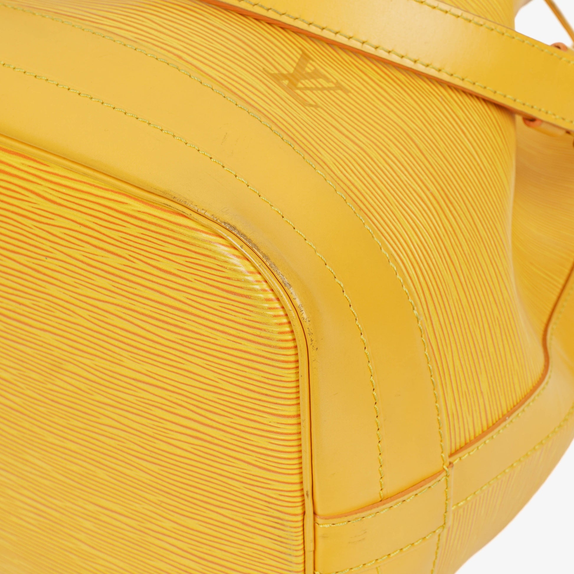 Louis Vuitton Noe Grande GM Schultertasche aus gelbem Epi-Leder